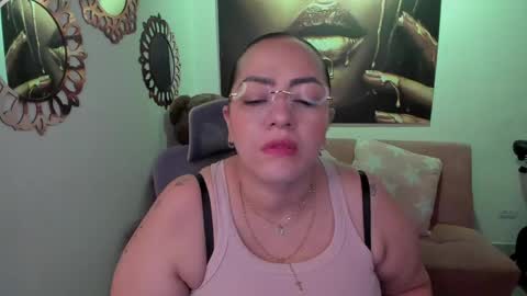 Snapshot of marianalopez81 chatting on 05.12.26 Mariana Lopez online show from 05.12.26