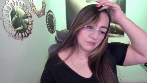 Snapshot of marianalopez81 chatting on 06.28.26 Mariana Lopez online show from 06.28.26