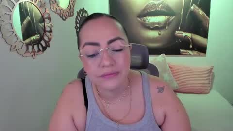 Snapshot of marianalopez81 chatting on 06.30.26 Mariana Lopez online show from 06.30.26