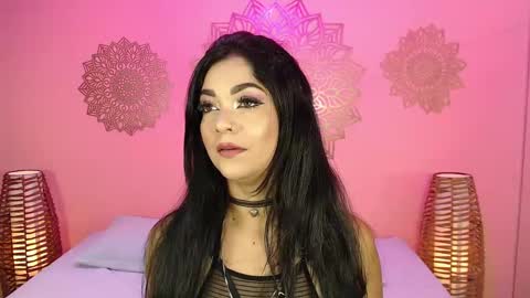 Snapshot of marianamontezz chatting on 05.19.26 online show from 05.19.26