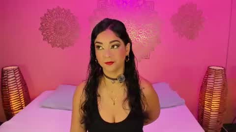 Snapshot of marianamontezz chatting on 06.15.26 online show from 06.15.26