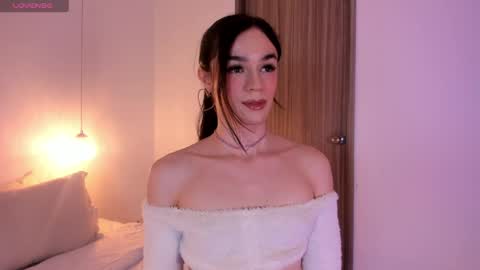 Snapshot of marianasynn_ chatting on 05.18.26 online show from 05.18.26