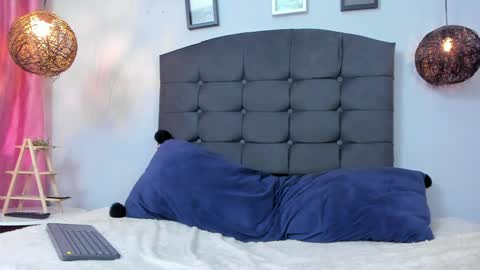 Mariana Vargas online show from 12.03.24