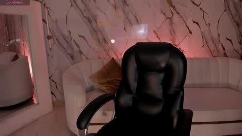 Marianne  online show from 03.02.26