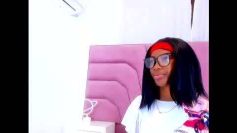 Snapshot of marianrosse chatting on 11.03.25 marianrosse online show from 11.03.25