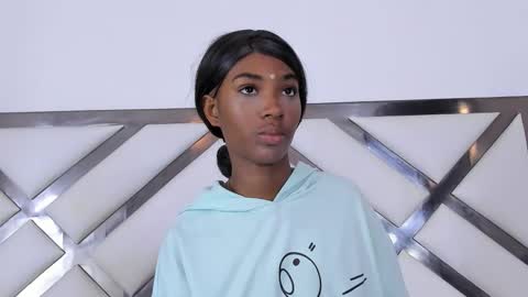 Snapshot of marianrosse chatting on 11.28.25 marianrosse online show from 11.28.25