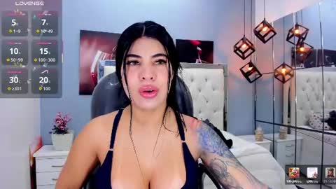 Snapshot of mariansexx chatting on 06.19.26 Marian Sexy online show from 06.19.26