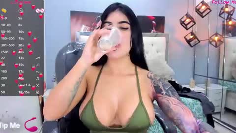 Snapshot of mariansexx chatting on 06.24.26 Marian Sexy online show from 06.24.26