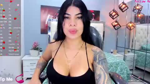 Snapshot of mariansexx chatting on 07.19.26 Marian Sexy online show from 07.19.26