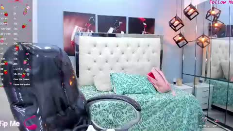Snapshot of mariansexx chatting on 07.21.26 Marian Sexy online show from 07.21.26