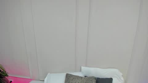 Maria Pettit online show from 11.23.25