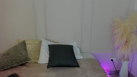 Maria Pettit online show from 01.15.26