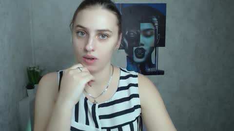 Snapshot of mariatess_ chatting on 11.08.25 Mariia online show from 11.08.25