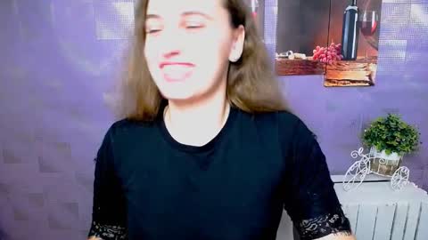 Snapshot of mariatess_ chatting on 11.10.25 Mariia online show from 11.10.25