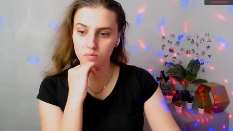 Snapshot of mariatess_ chatting on 11.24.25 Mariia online show from 11.24.25