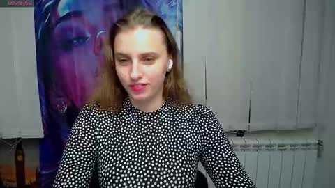 Snapshot of mariatess_ chatting on 11.28.25 Mariia online show from 11.28.25