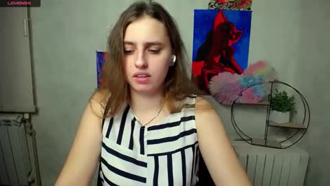 Snapshot of mariatess_ chatting on 11.29.25 Mariia online show from 11.29.25