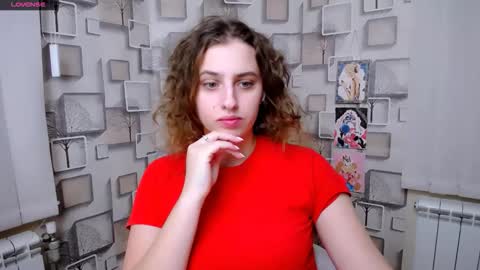 Snapshot of mariatess_ chatting on 12.05.25 Mariia online show from 12.05.25