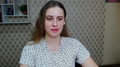 Snapshot of mariatess_ chatting on 12.15.25 Mariia online show from 12.15.25