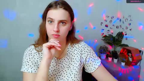 Snapshot of mariatess_ chatting on 12.19.25 Mariia online show from 12.19.25