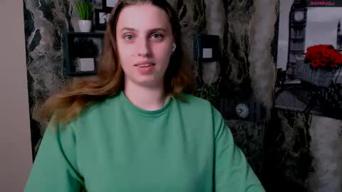 Snapshot of mariatess_ chatting on 04.23.26 Mariia online show from 04.23.26