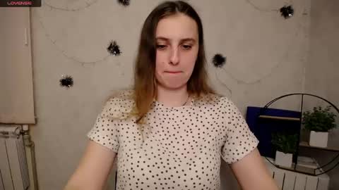 Snapshot of mariatess_ chatting on 04.27.26 Mariia online show from 04.27.26