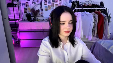 Snapshot of maribethercole chatting on 10.14.25 Emily online show from 10.14.25