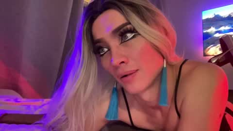 Snapshot of maridekoks chatting on 12.16.24 Mari online show from 12.16.24