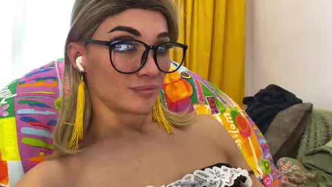 Mari online show from 11.18.25