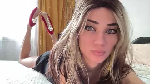 Snapshot of maridekoks chatting on 03.05.26 Mari online show from 03.05.26