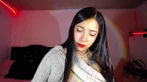 Nicolle online show from 12.02.24