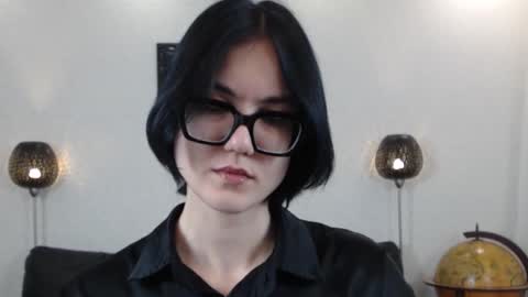 Snapshot of marie_fitch chatting on 11.14.25 Marie Fitch online show from 11.14.25