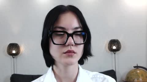 Snapshot of marie_fitch chatting on 11.20.25 Marie Fitch online show from 11.20.25