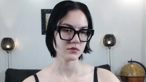 Snapshot of marie_fitch chatting on 11.22.25 Marie Fitch online show from 11.22.25