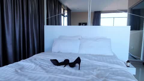 Snapshot of marie_jacob chatting on 03.10.25 Marie online show from 03.10.25