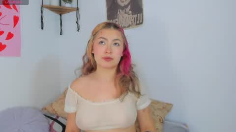Snapshot of marieetaylor chatting on 07.23.26 Mariee online show from 07.23.26
