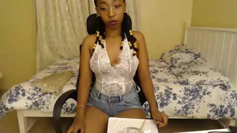 Snapshot of mariejuana_bliss chatting on 02.17.26 mariejuana online show from 02.17.26