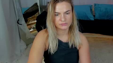 Mariel online show from 11.13.25