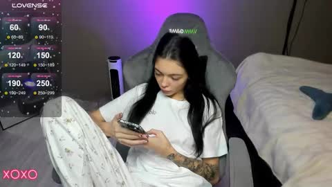 Snapshot of mariella__adams chatting on 12.03.25 Maria online show from 12.03.25