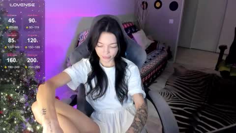 Snapshot of mariella__adams chatting on 01.06.26 Maria online show from 01.06.26