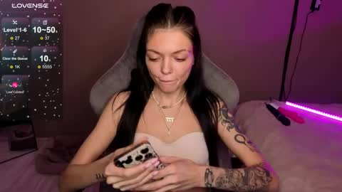 Snapshot of mariella__adams chatting on 04.19.26 Maria online show from 04.19.26
