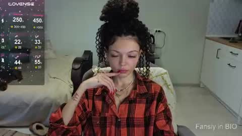 Snapshot of mariella__adams chatting on 06.22.26 Maria online show from 06.22.26