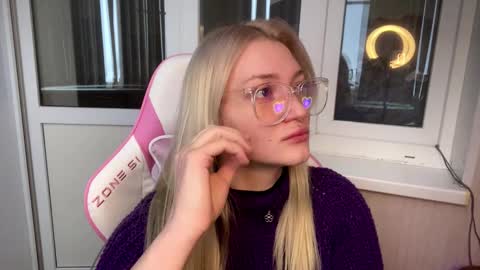 Hey Im Ash  I think together we can hit first 10 thumbs up online show from 02.27.26