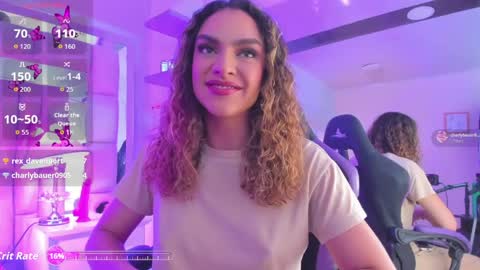 Snapshot of mariiahneedles chatting on 05.18.26 mariiahneedles online show from 05.18.26