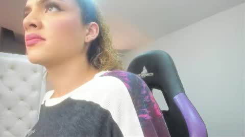 Snapshot of mariiahneedles chatting on 06.14.26 mariiahneedles online show from 06.14.26