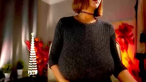 Nikita - Scroll down and read my bio please. New Pictures in Bio online show from 03.04.26