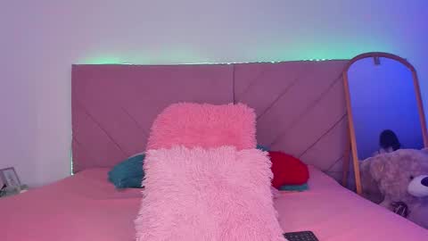 Snapshot of marily_daniela_ chatting on 11.26.25 Marily Daniela online show from 11.26.25