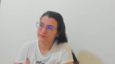 Snapshot of marilyn_garcia chatting on 12.02.25 MARILYN SEXY online show from 12.02.25