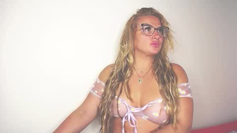 Snapshot of marilynleon chatting on 09.29.25 Marilyn Leon online show from 09.29.25