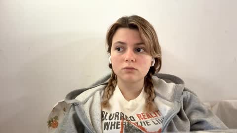 Snapshot of marilynnstoutt chatting on 12.03.25 Esma online show from 12.03.25
